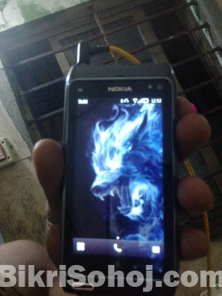 NOKIA N8